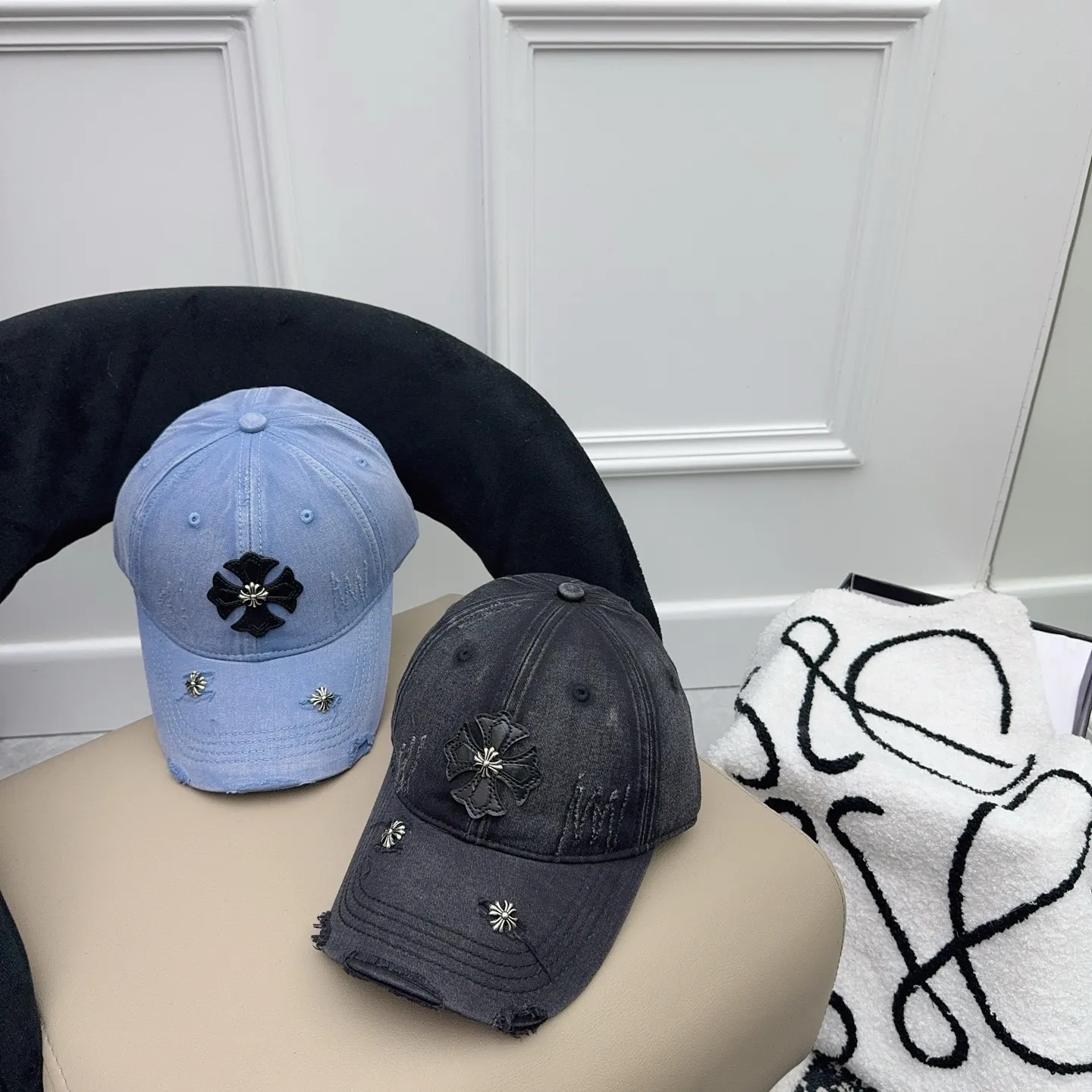 Kroxin’s new baseball cap ✝️ Sweet and cool